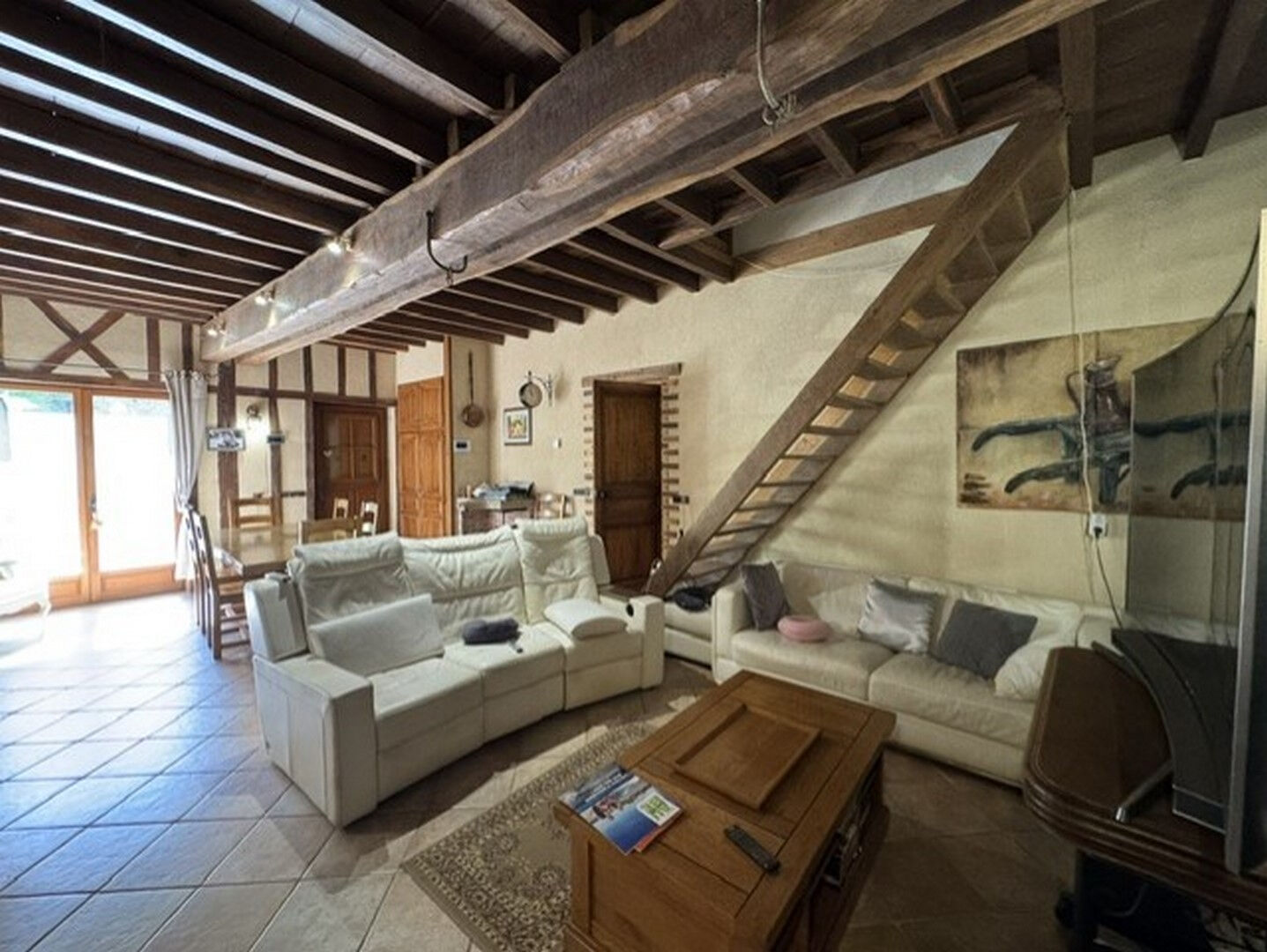 MAISON 7 PIÈCES AVEC JARDIN ET DEPENDANCES à SEMOINE