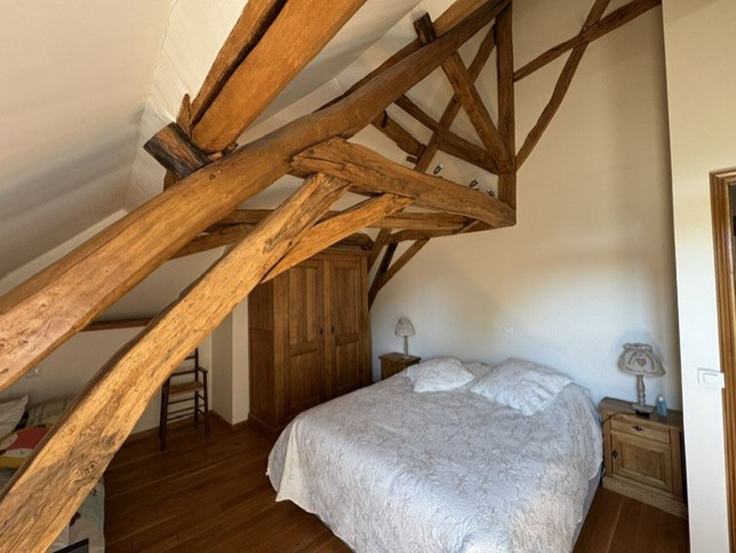 MAISON 7 PIÈCES AVEC JARDIN ET DEPENDANCES à SEMOINE
