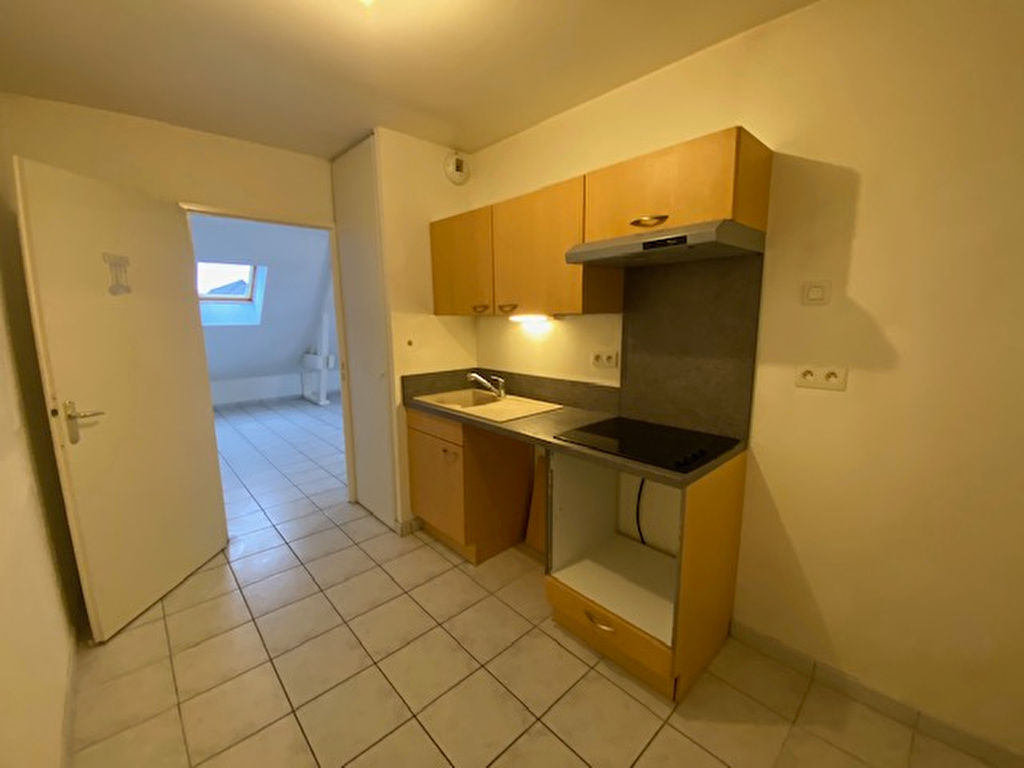 SEZANNE  LOCATION T3  AVEC TERRASSE + PLACE PARKING