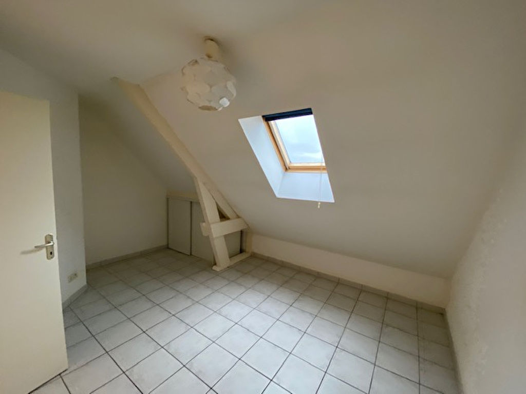 SEZANNE  LOCATION T3  AVEC TERRASSE + PLACE PARKING