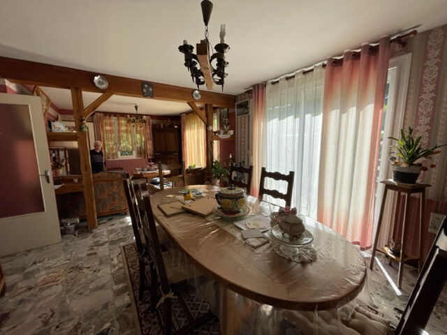 Maison d'habitation et ancien Corps de Ferme sur plus 1hectare à CORFELIX