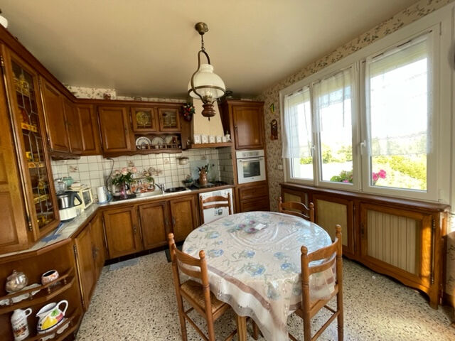 Maison d'habitation et ancien Corps de Ferme sur plus 1hectare à CORFELIX