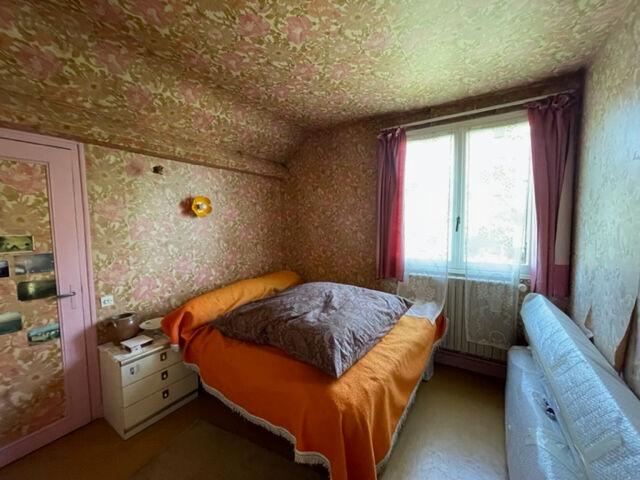 Maison d'habitation et ancien Corps de Ferme sur plus 1hectare à CORFELIX