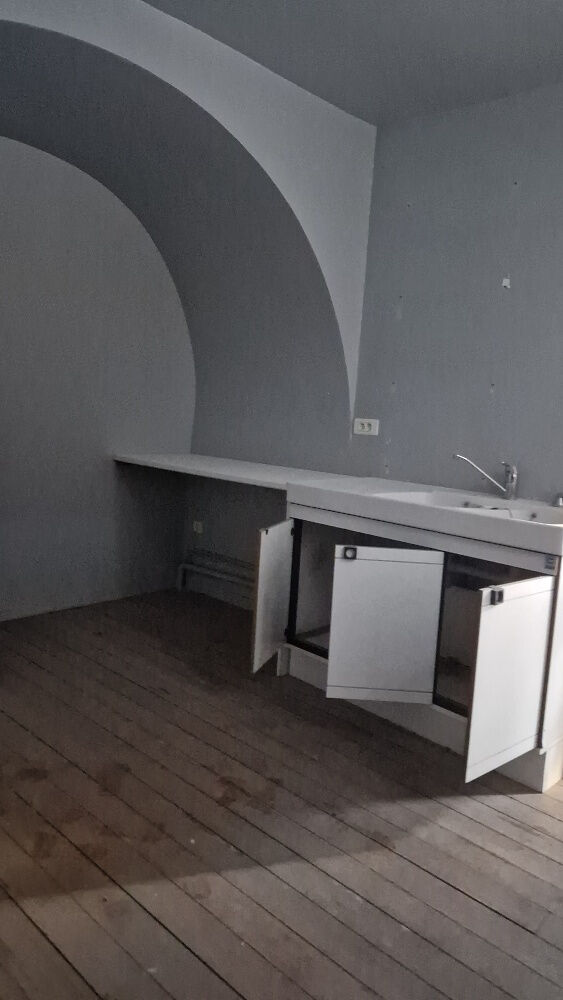 SEZANNE LOCAL COMMERCIAL OU A USAGE PROFESSIONNEL