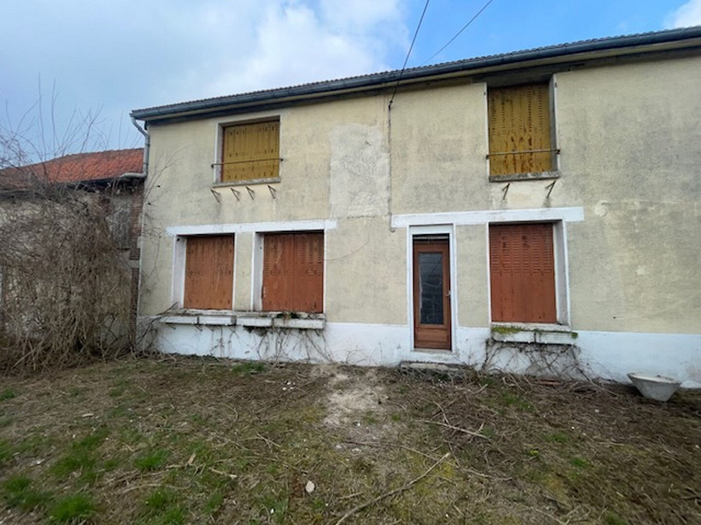 Maison à vendre à Bannes - 6 pièces avec jardin spacieux