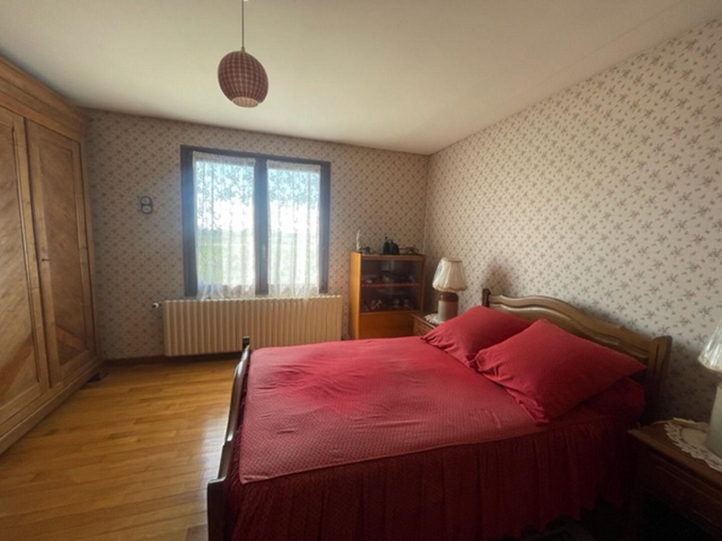 Maison à vendre à FERE CHAMPENOISE - 8 pièces, 4 chambres