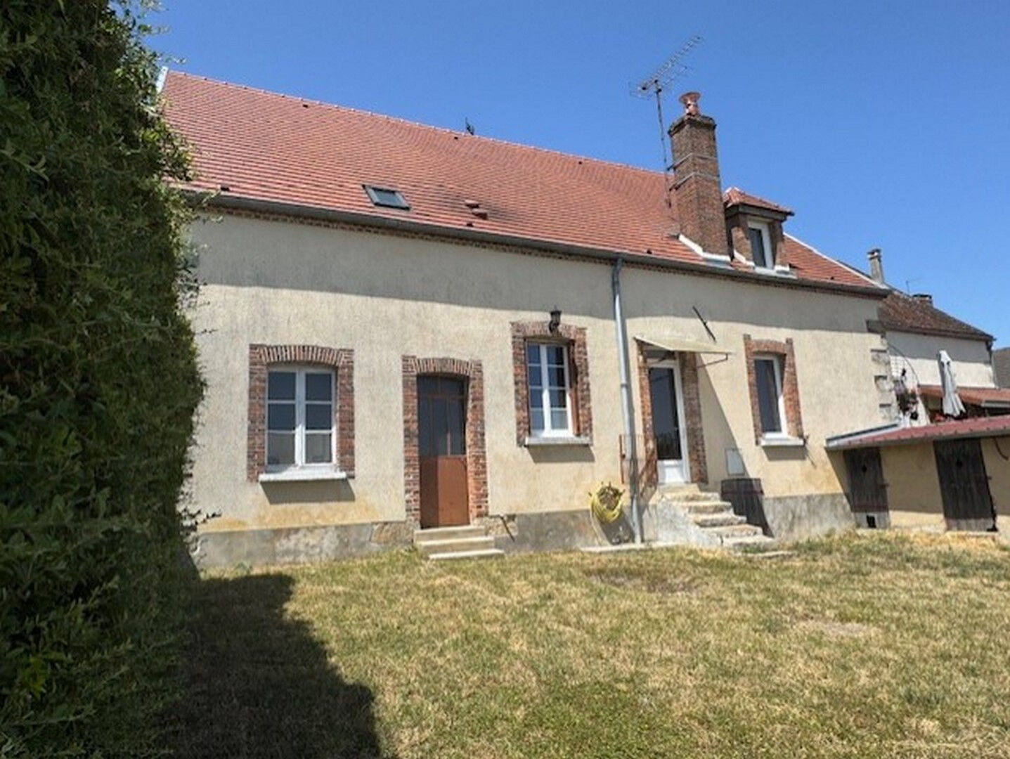 Maison Broyes 6 pièce(s) 155.37 m2