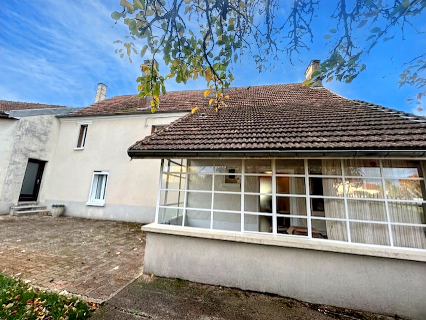 Ensemble immobilier à vendre à Connantre