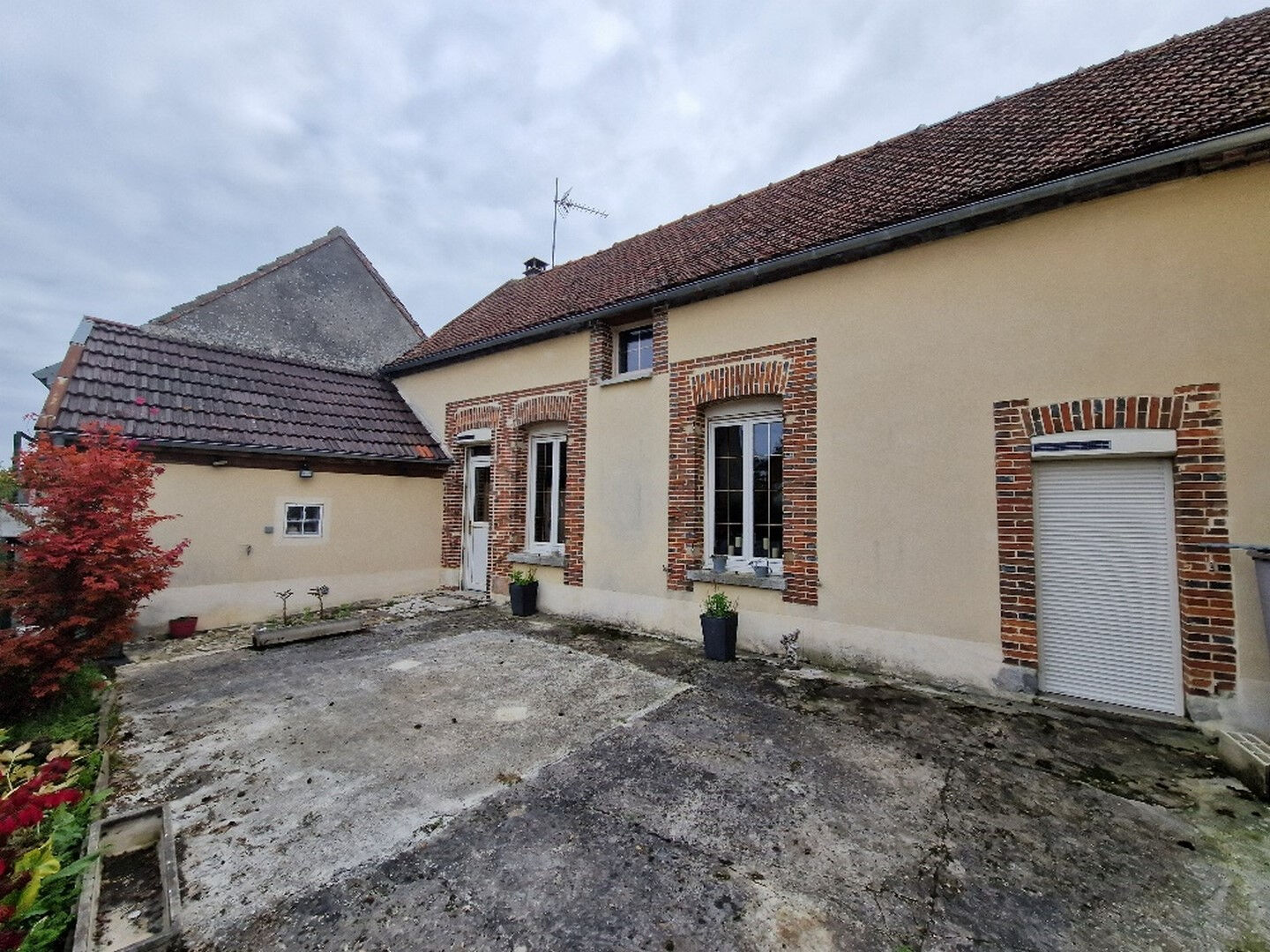 Maison  Meublée et équipée- Barbonne Fayel