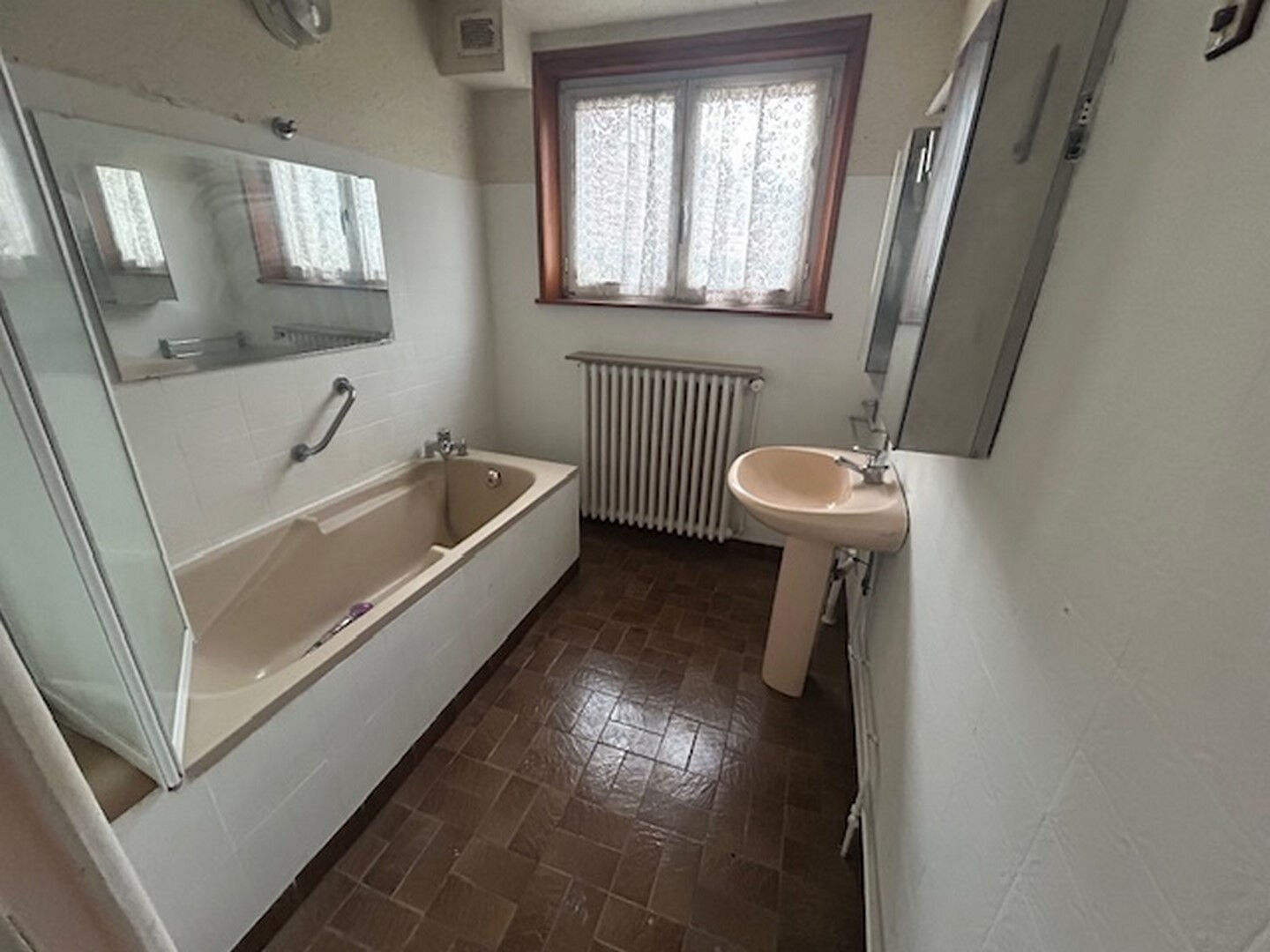 Maison à vendre à Broussy le Grand - 5 pièces avec jardin