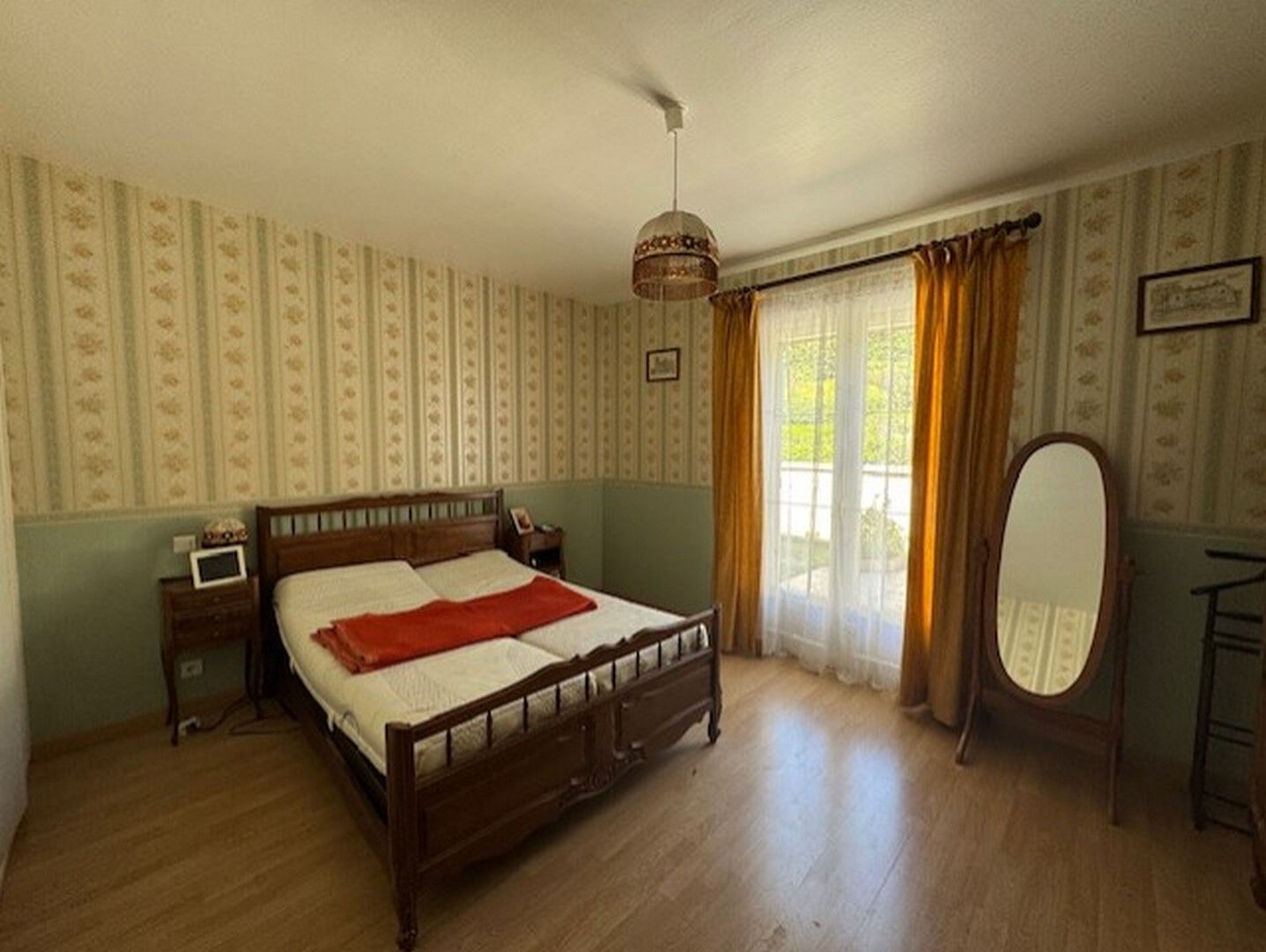 QUARTIER RECHERCHE -Maison 6 pièces à Sézanne -