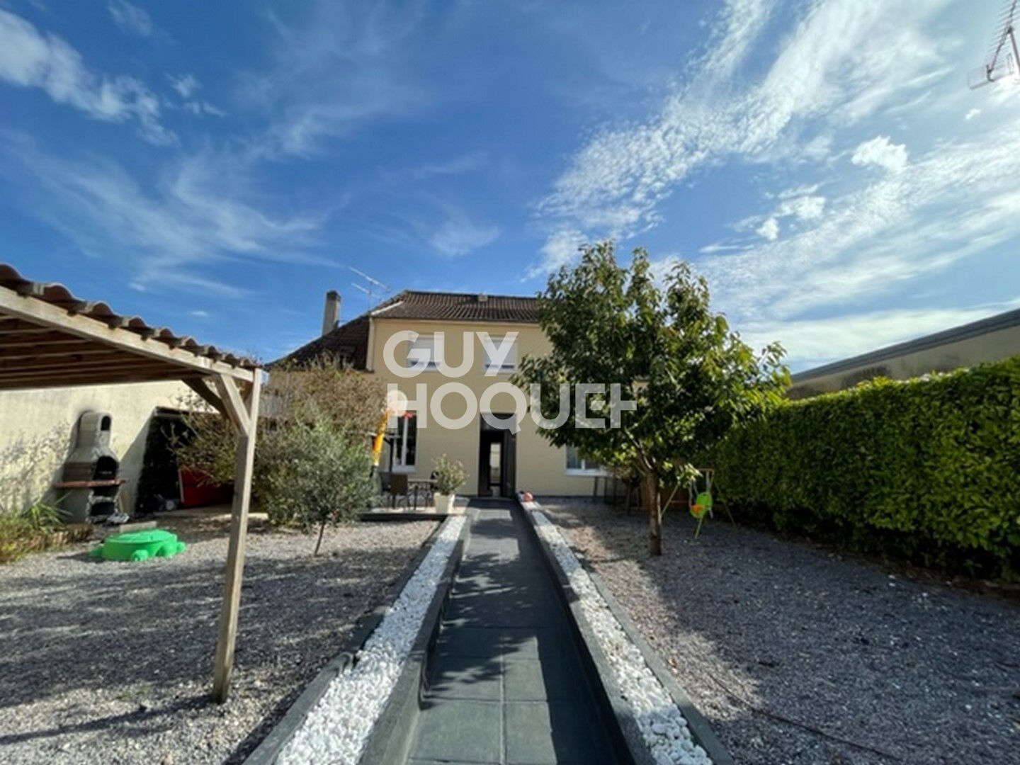 EXCLUSIVITE : MAISON 10 PIÈCES AVEC JARDIN - AU COEUR DE FERE CHAMPENOISE