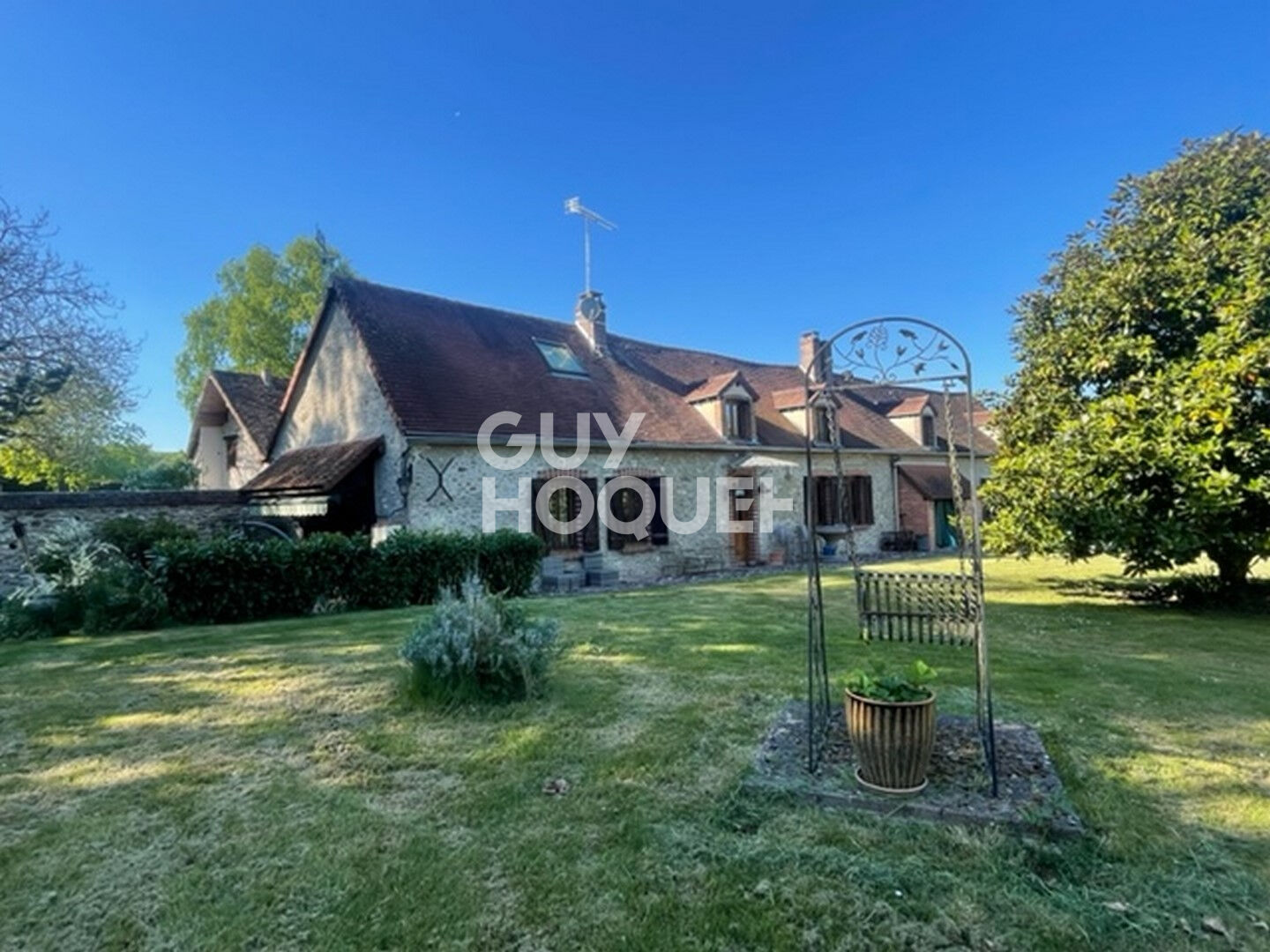 * COUP DE COEUR * TRES BELLE MAISON EN PIERRES PROCHE SEZANNE