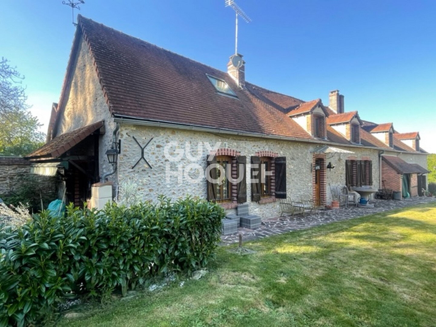 * COUP DE COEUR * TRES BELLE MAISON EN PIERRES PROCHE SEZANNE