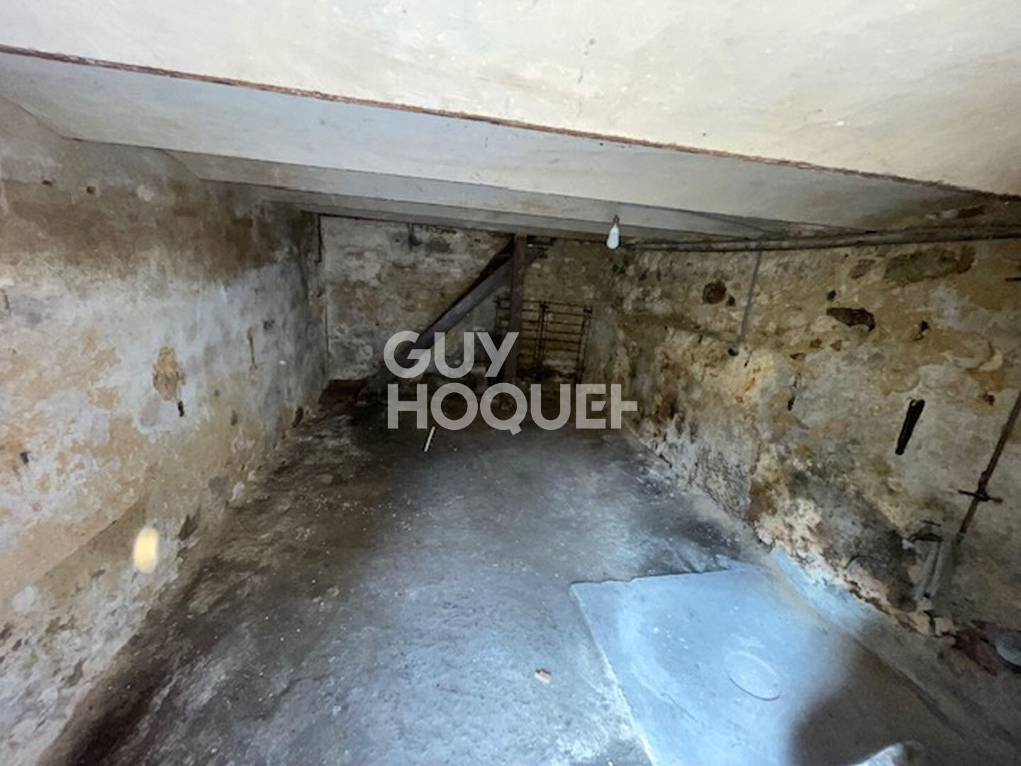 BROYES : maison de 4 pièces avec jardin indépendant