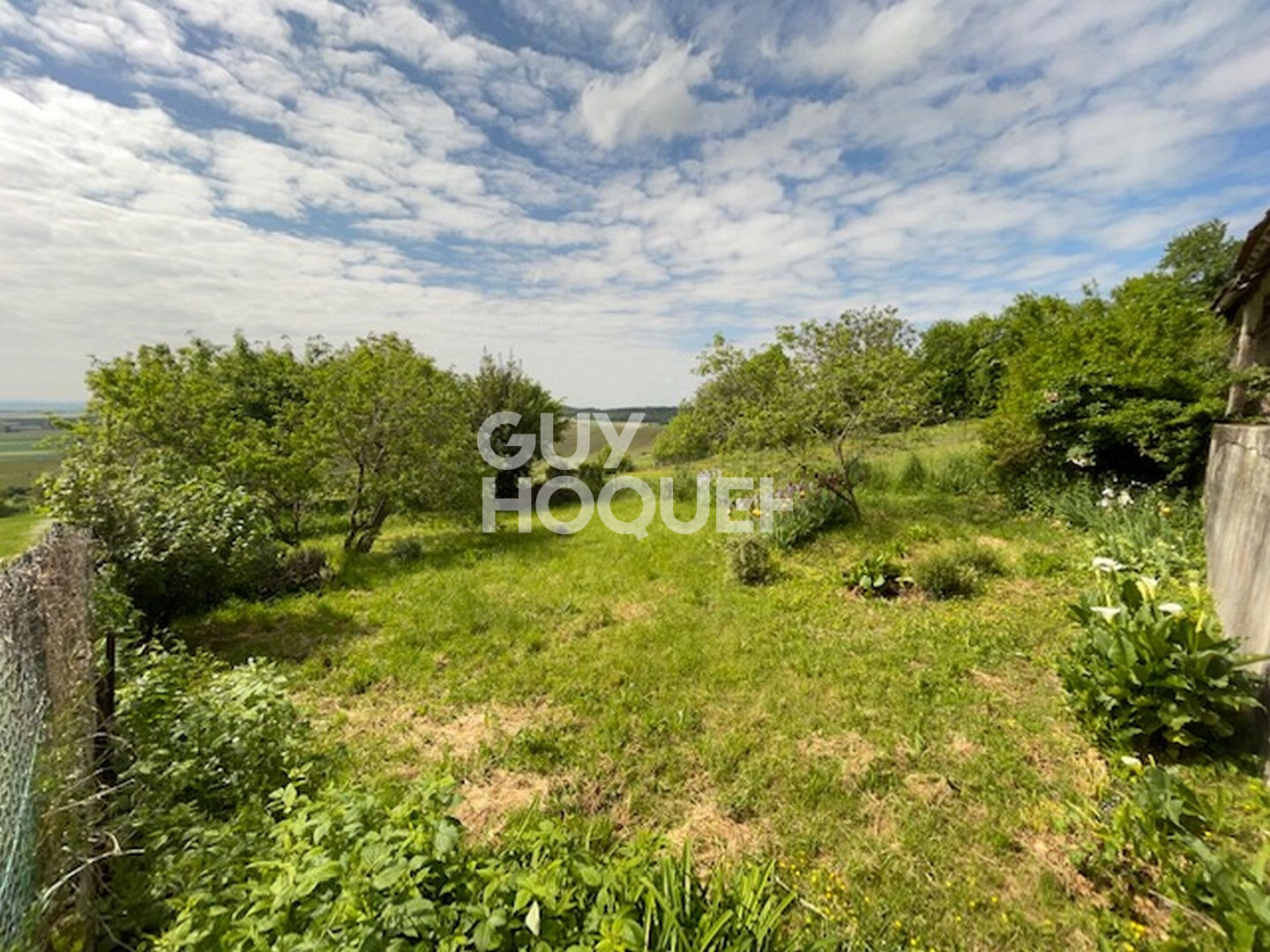 BROYES : maison de 4 pièces avec jardin indépendant