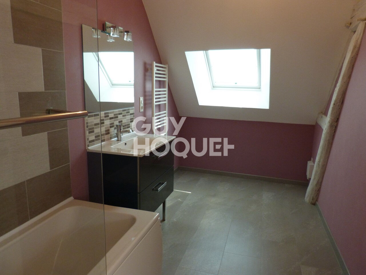 SEZANNE ** A LOUER DUPLEX **