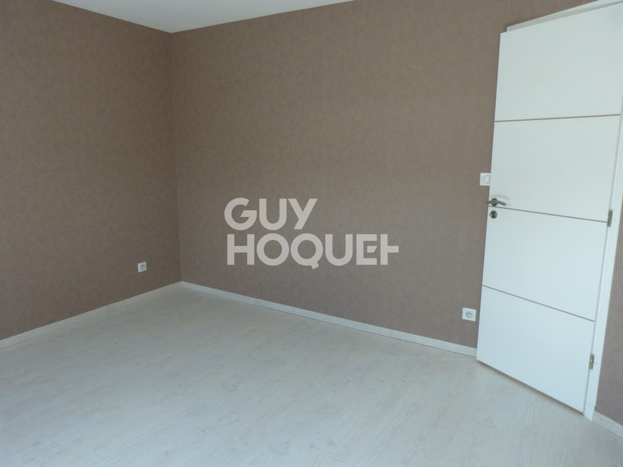 SEZANNE ** A LOUER DUPLEX **