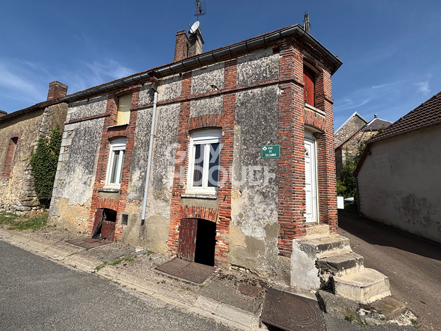 Maison à vendre à BROYES - 4 pièces avec jardin