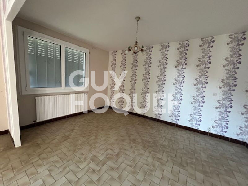 Maison à vendre à Sézanne - 6 pièces, 4 chambres, à rafraîchir