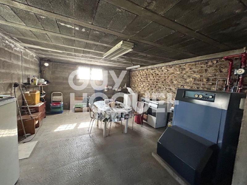 Maison à vendre à Sézanne - 6 pièces, 4 chambres, à rafraîchir