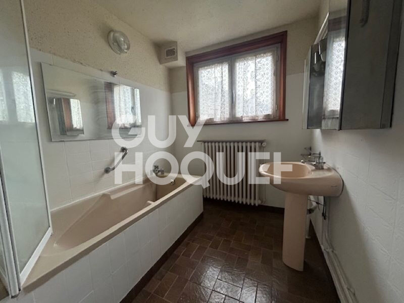 Maison à vendre à Broussy le Grand - 5 pièces avec jardin