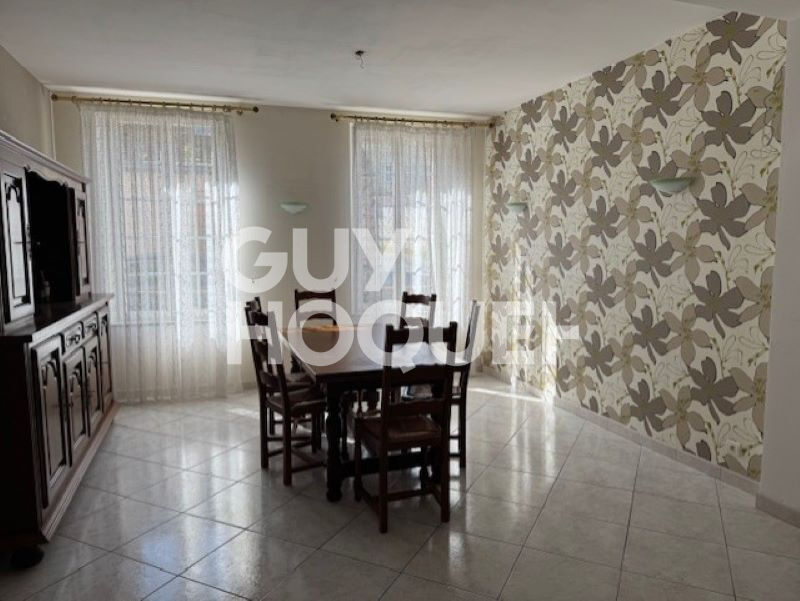 *EXCLUSIVITE * Maison de ville au coeur de Sézanne