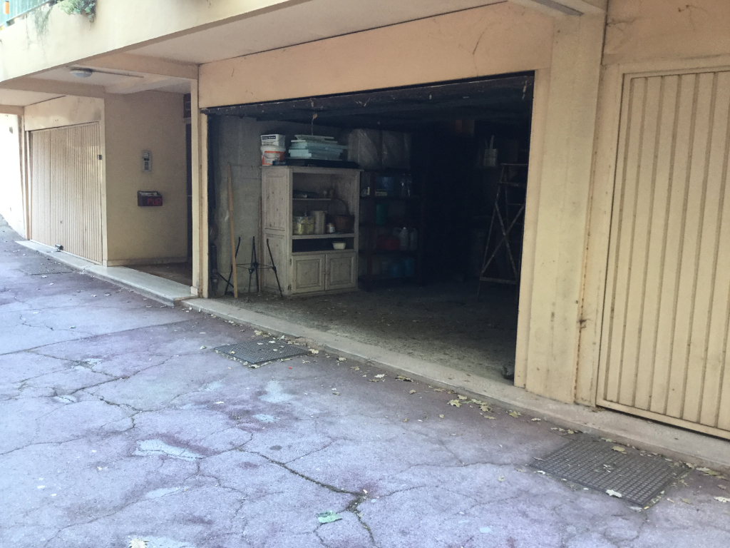 A vendre Parking / box  fermé de 22.m2 proche Centre Ville de Six-Fours-les-Plages