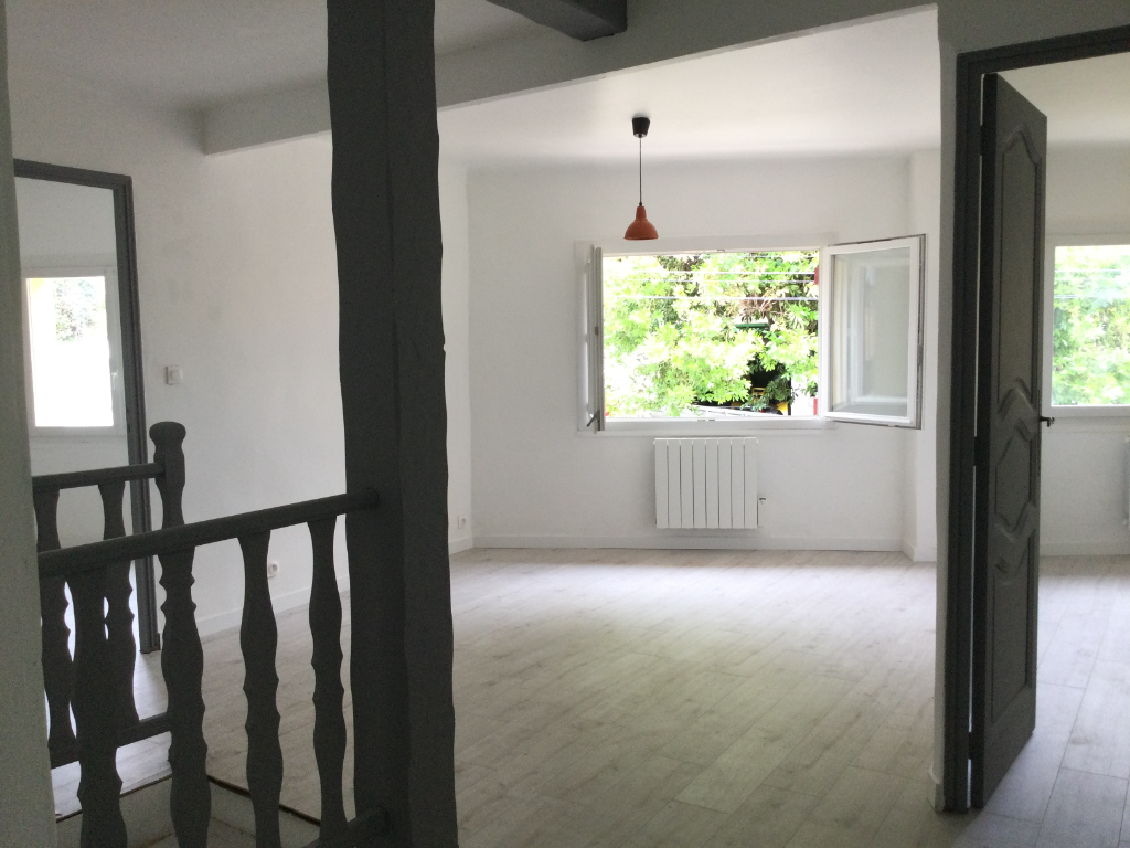 A louer Six Fours appartement de type 3