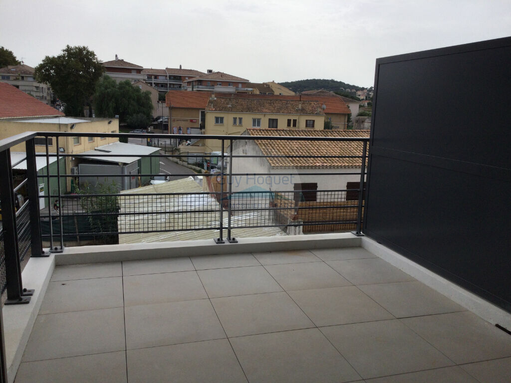 a louer Six Fours T2  neuf avec terrasse