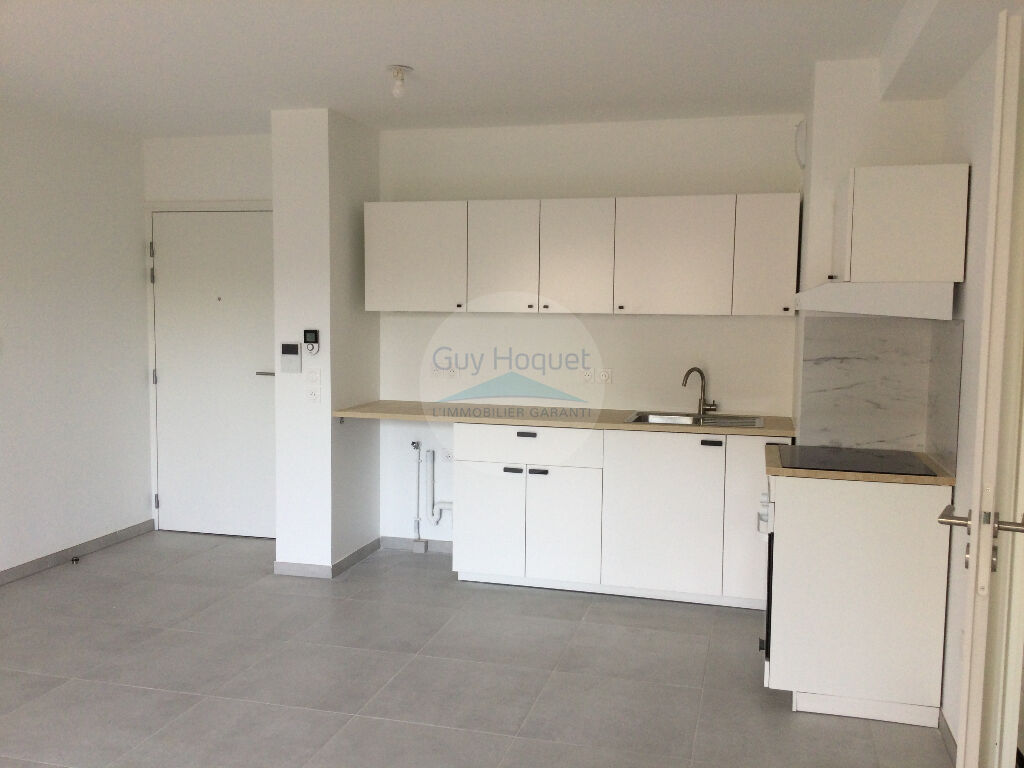 A louer Six Fours  appartement T3 neuf