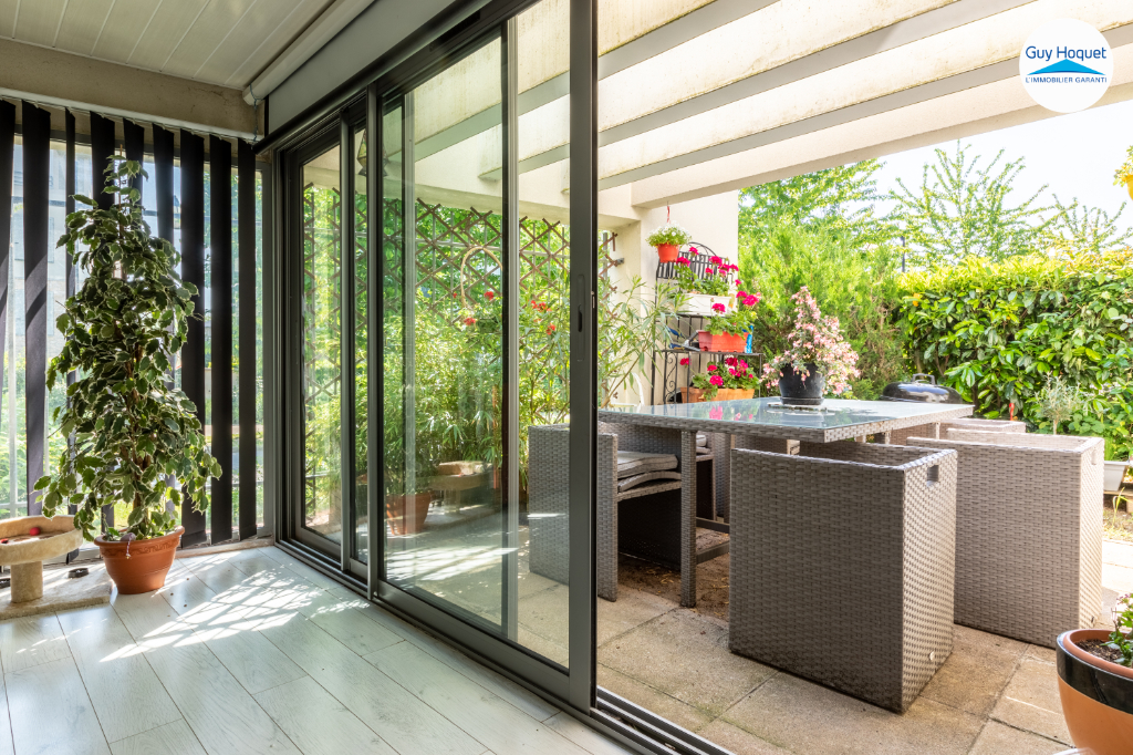 SAINT PIERRE DU PERRAY : appartement 5 pièces, 3 chambres en rez-de-jardin dans une résidence récente, calme et sécurisée (Kaufman & Broad)