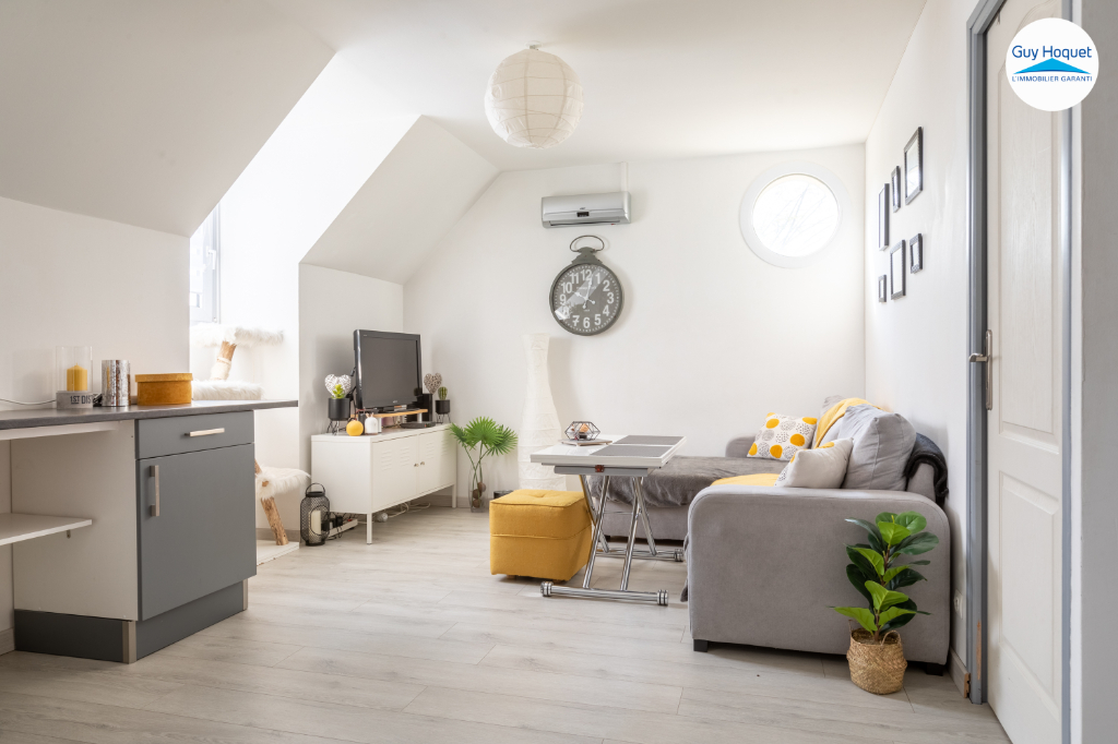 SAINT GERMAIN LES CORBEIL : appartement 2 pièces, 1 chambre au dernier étage dans une petite copropriété !