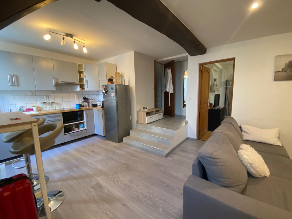 À LOUER, 2 PIÈCES AU CENTRE-VILLE DE SOISY SUR SEINE (91450).