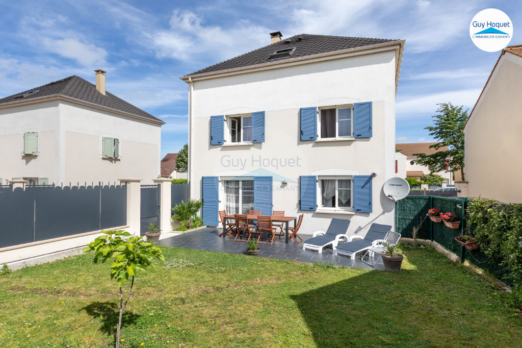 MAISON 5 PIÈCES EXPOSÉE SUD AU CALME - AVEC TERRASSE ET JARDIN A SAINT-PIERRE-DU-PERRAY