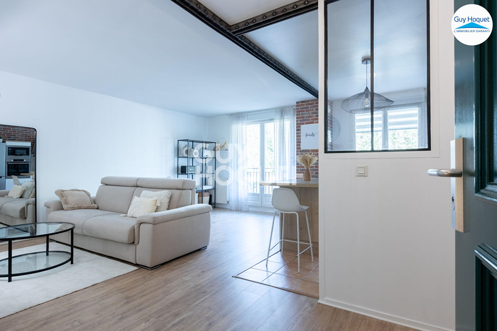 En vente à SAINT-GERMAIN-LES-CORBEIL : appartement 2 pièces, balcons et places de parking, dans une résidence calme et sécurisée