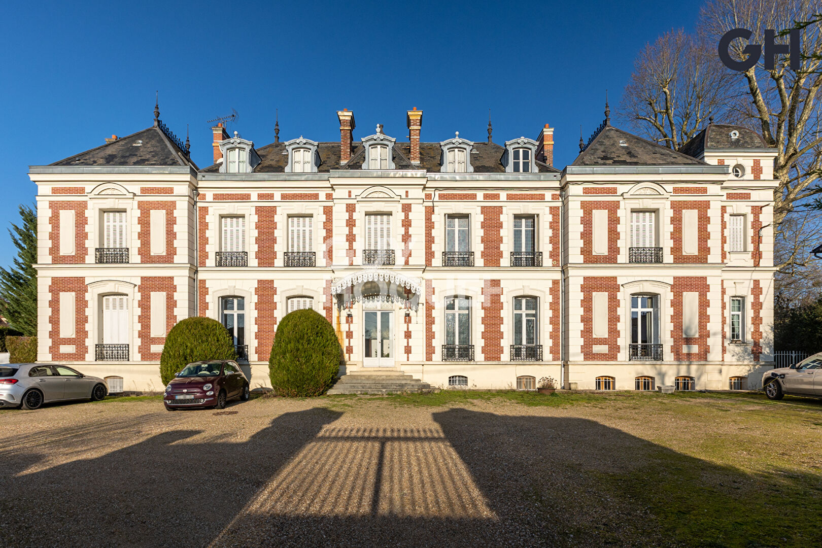 EN VENTE, appartement T1 à SOISY SUR SEINE dans un environnement exceptionnel