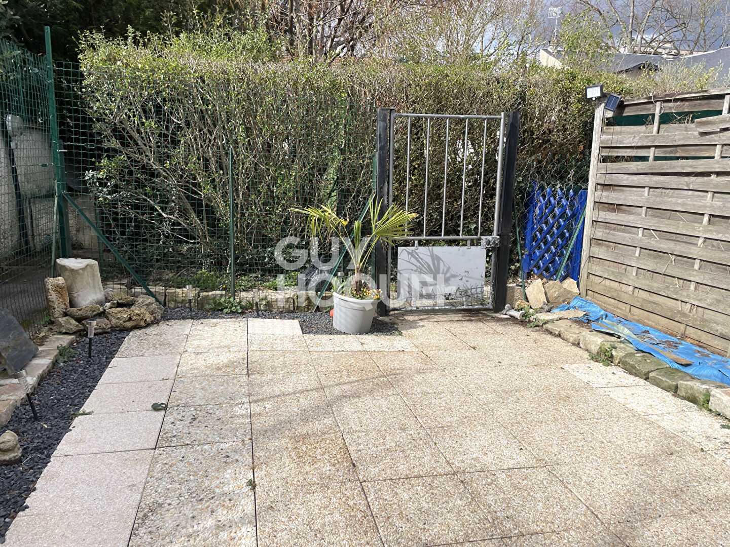 STUDIO avec jardin à louer à SOISY SUR SEINE