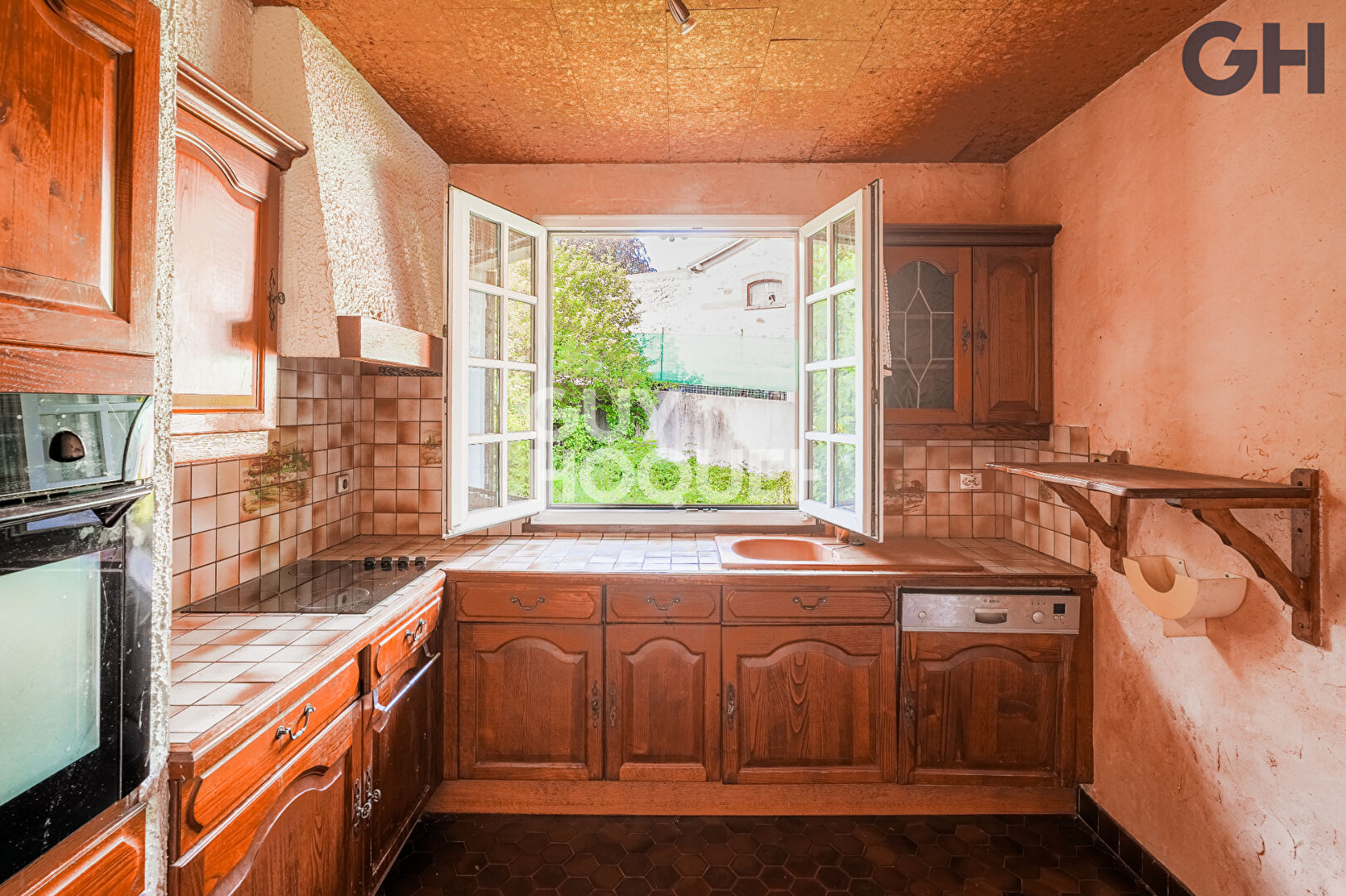 MAISON FAMILIALE SUR SOUS-SOL TOTAL DE 5 PIECES ( 82.85 m²) À SOISY-SUR-SEINE