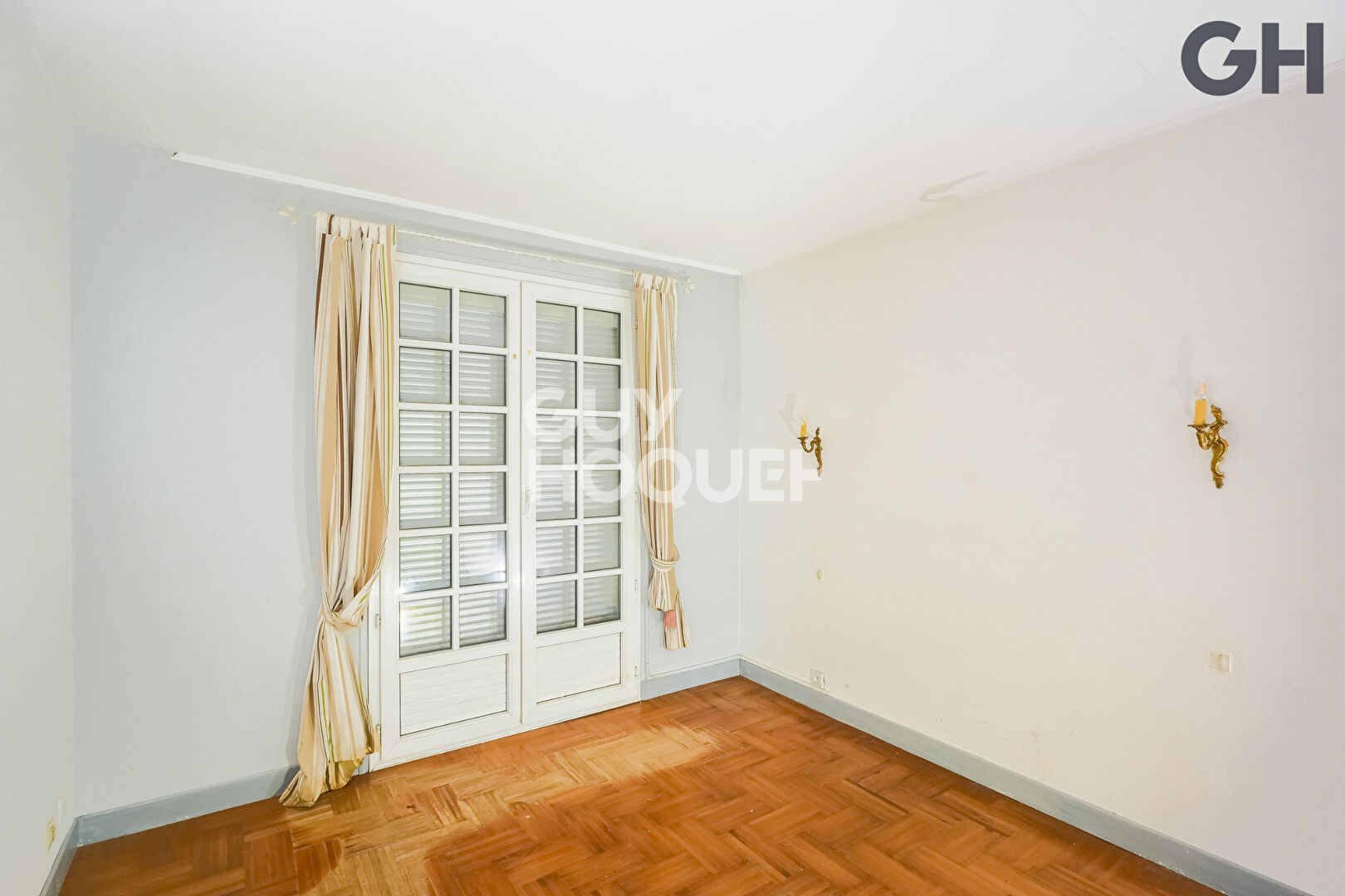MAISON FAMILIALE SUR SOUS-SOL TOTAL DE 5 PIECES ( 82.85 m²) À SOISY-SUR-SEINE