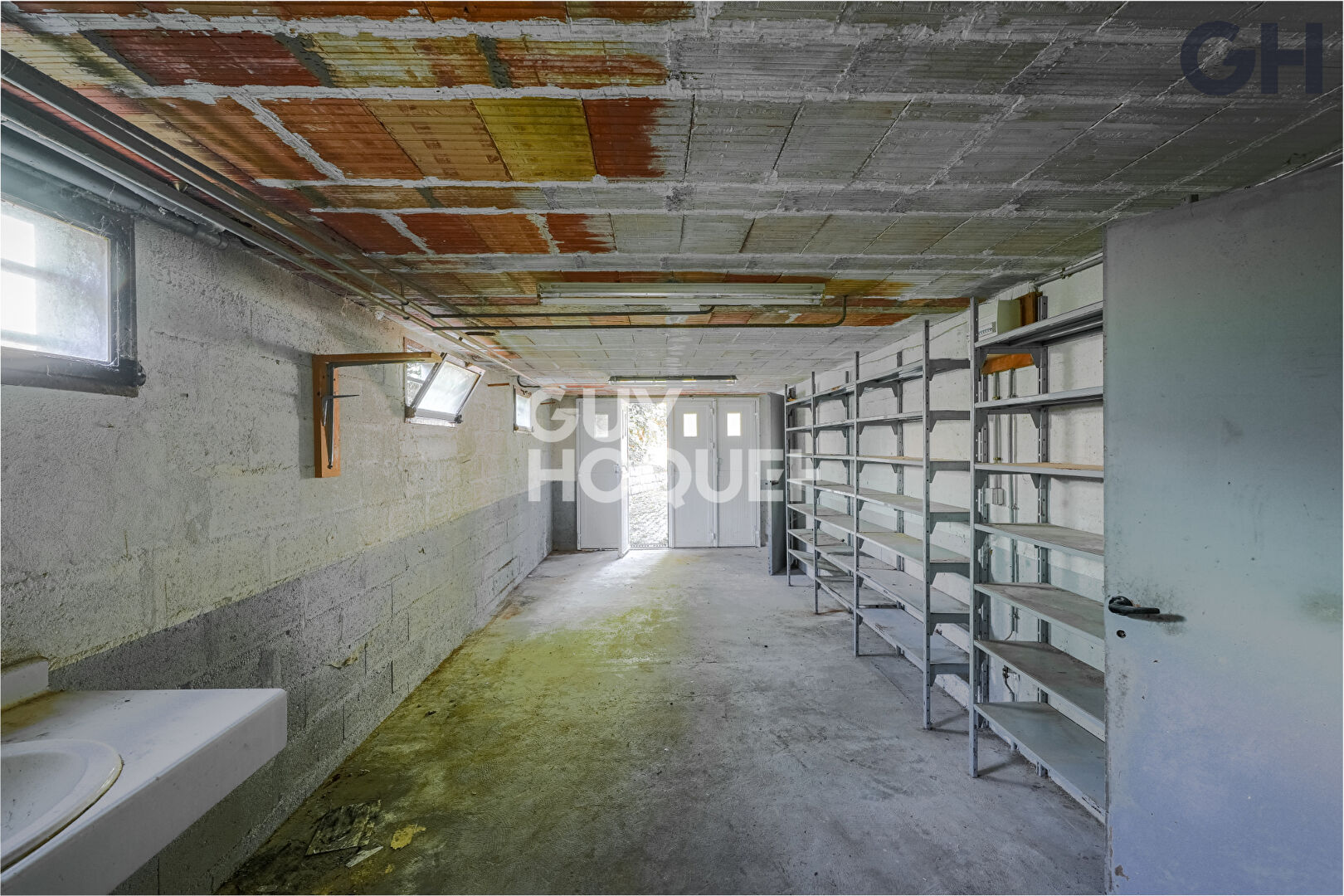 MAISON FAMILIALE SUR SOUS-SOL TOTAL DE 5 PIECES ( 82.85 m²) À SOISY-SUR-SEINE