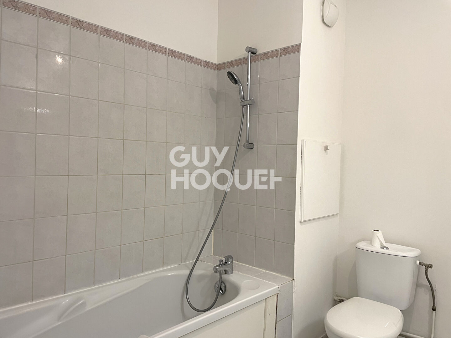 STUDIO avec TERRASSE EXPOSÉE SUD à vendre à SAINT PIERRE DU PERRAY