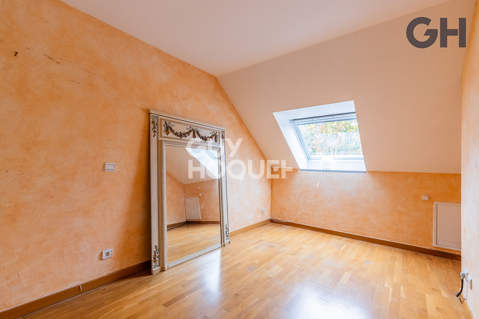 CHARMANTE MAISON FAMILIALE DE 7 PIECES (191.88 m²) À SAINT-PIERRE-DU-PERRAY