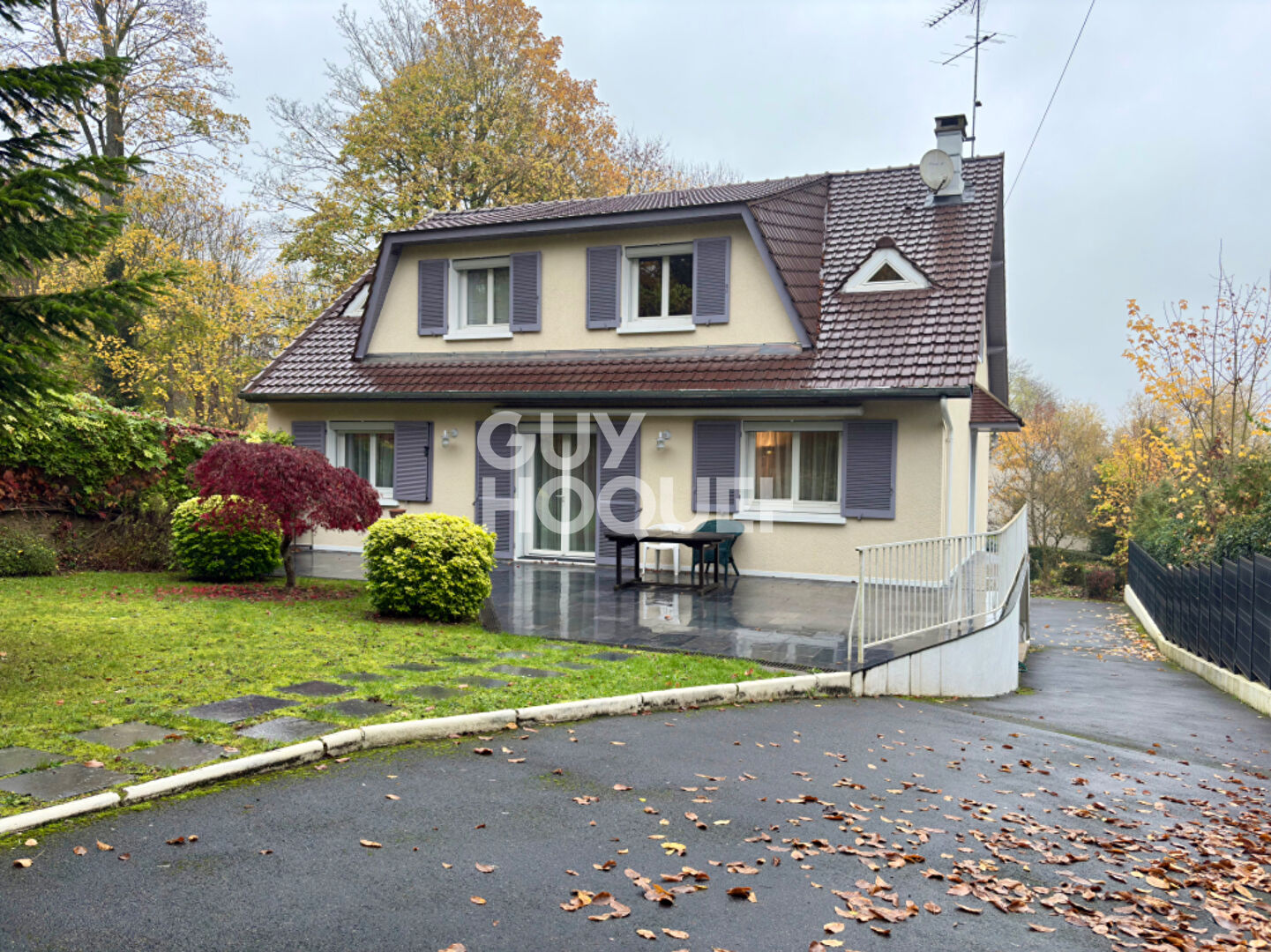 MAISON FAMILIALE DE 7 PIECES (175m²) À EVRY VILLAGE