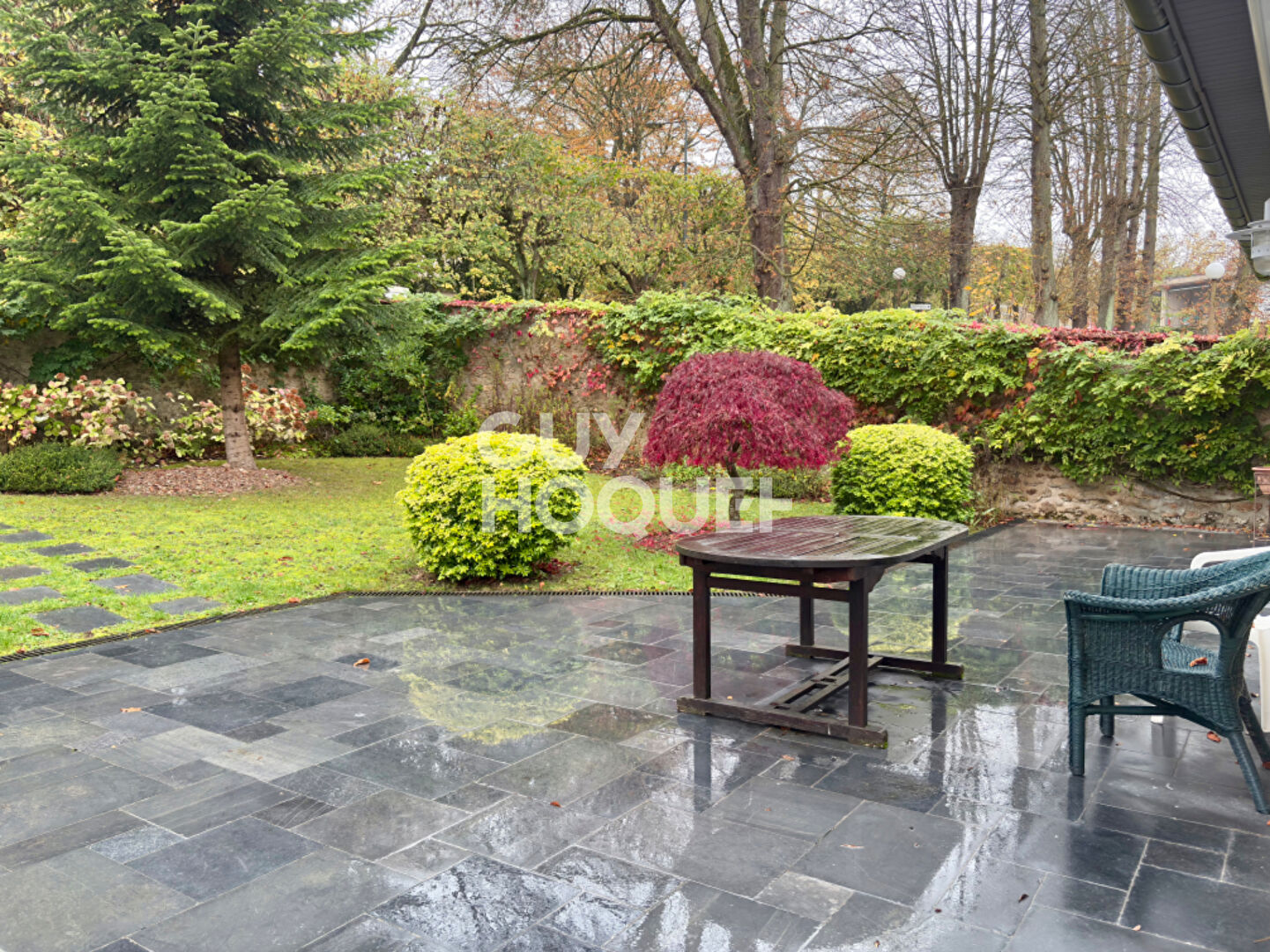 MAISON FAMILIALE DE 7 PIECES (175m²) À EVRY VILLAGE