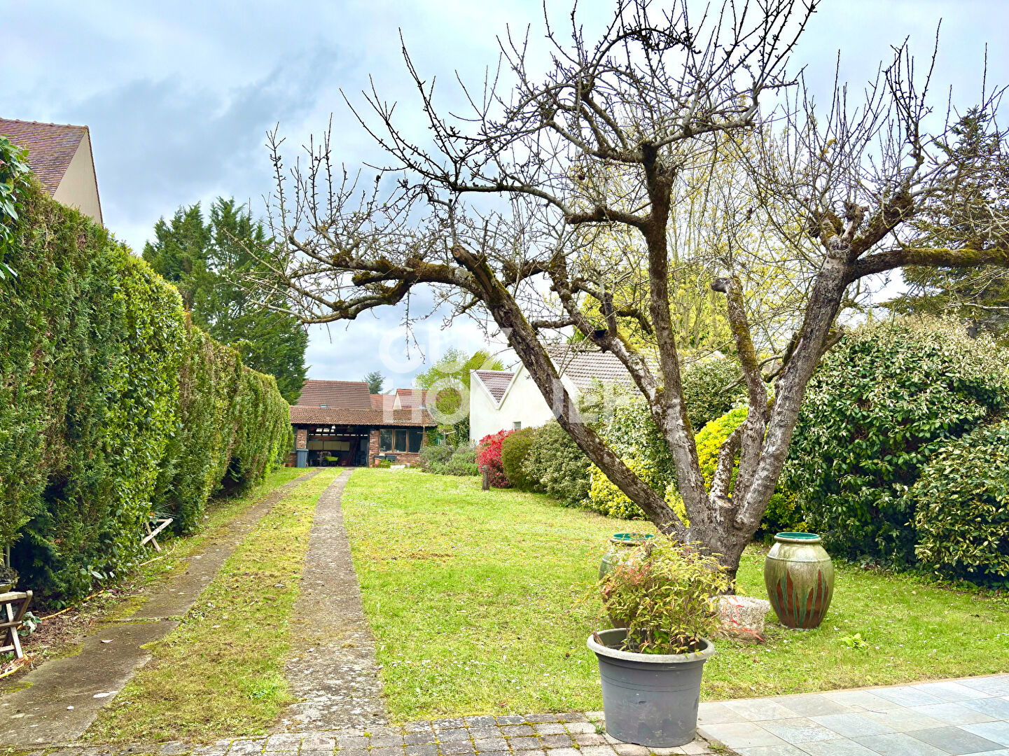 CHARMANTE MAISON DE 5 PIECES  (168 m²)  À SAINTRY-SUR-SEINE