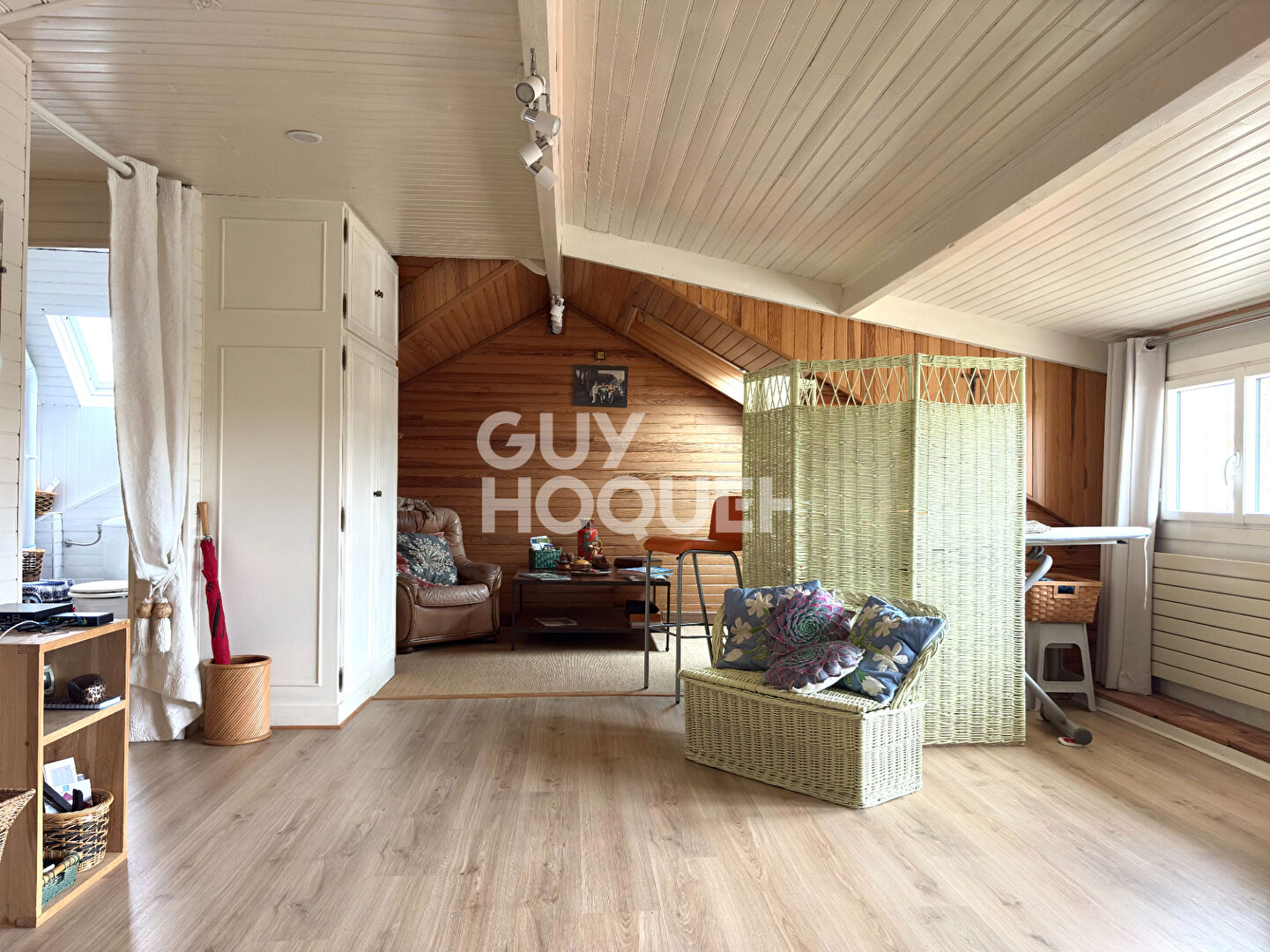 CHARMANTE MAISON DE 5 PIECES  (168 m²)  À SAINTRY-SUR-SEINE