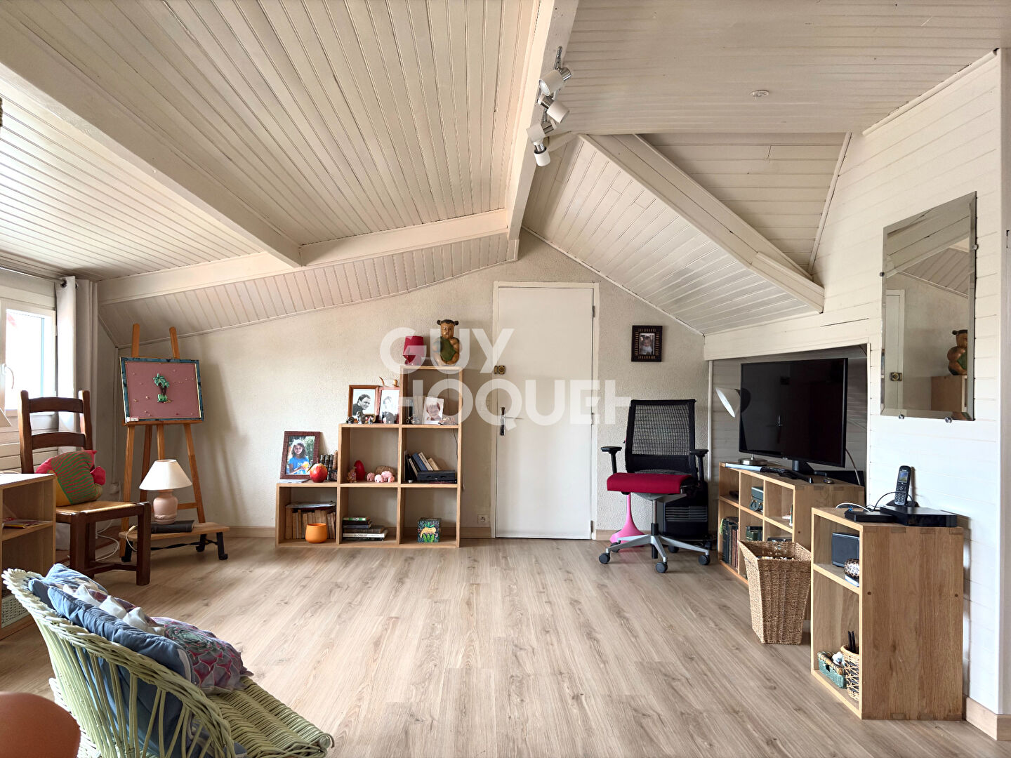 CHARMANTE MAISON DE 5 PIECES  (168 m²)  À SAINTRY-SUR-SEINE