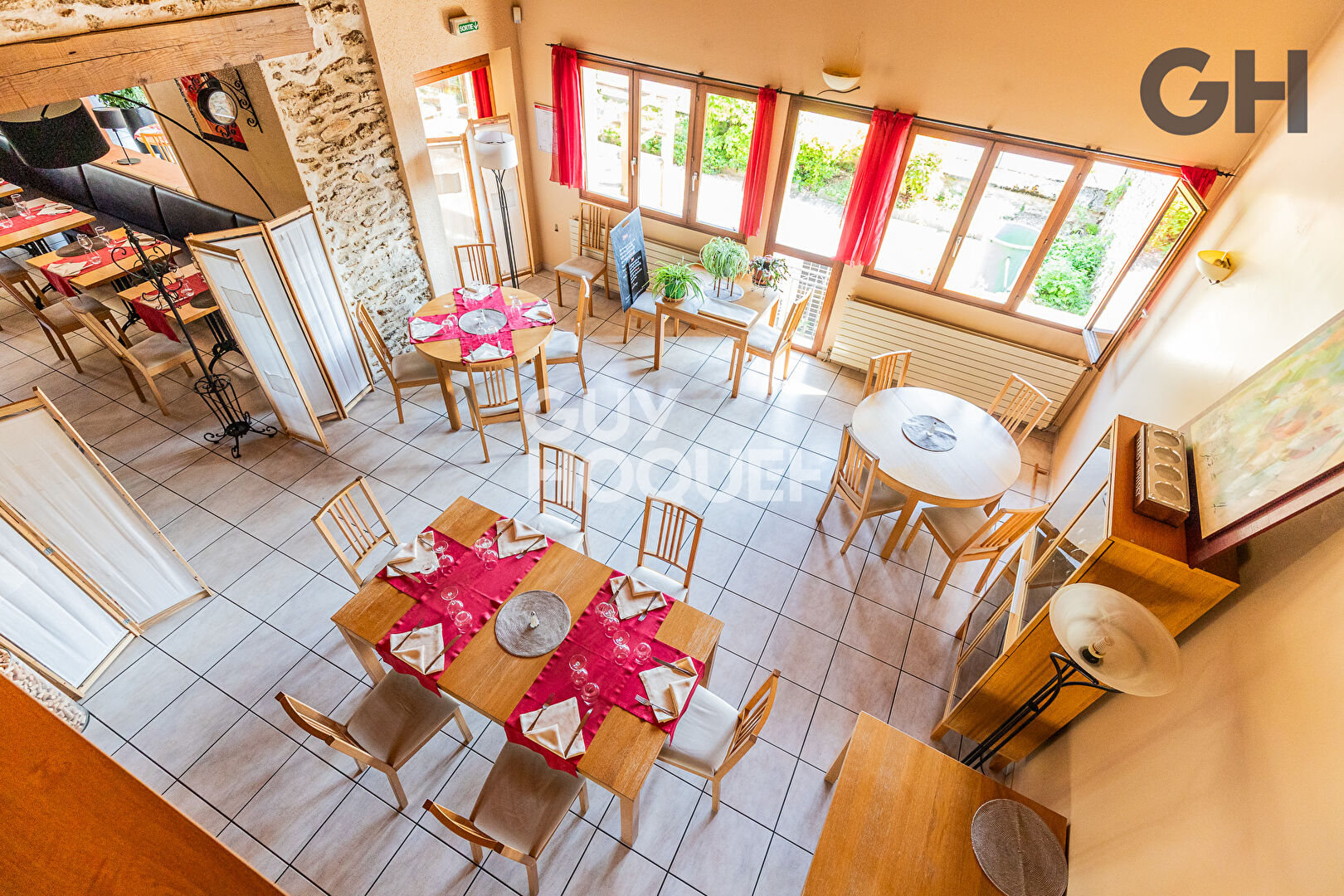 LOCAL COMMERCIAL DE 220 m² A CHARTRETTES