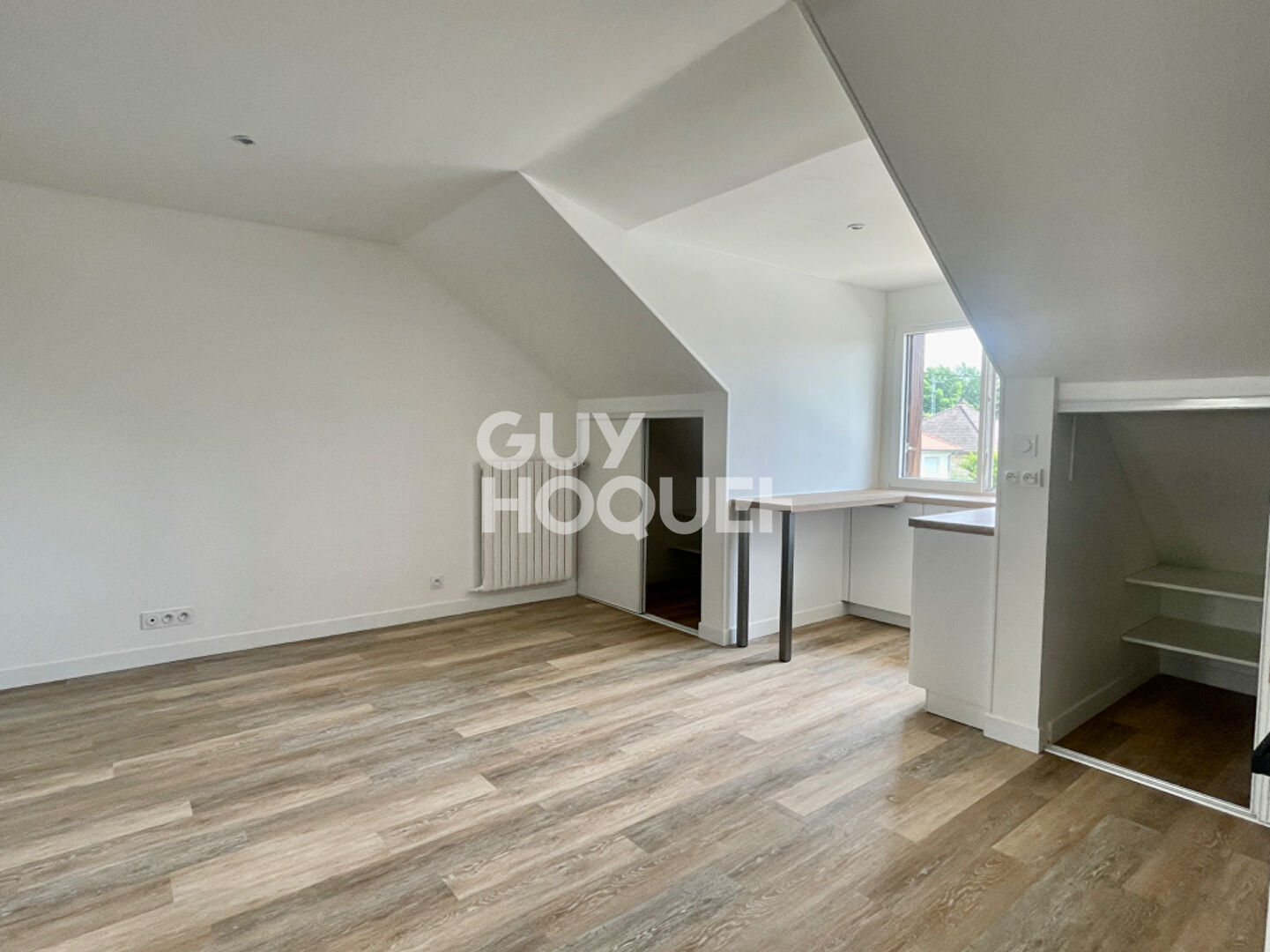 APPARTEMENT 2 PIÈCES À LOUER À SOISY-SUR-SEINE